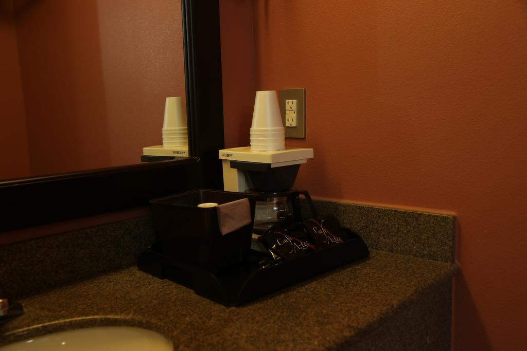 Theroff'S Motel Washington Bagian luar foto