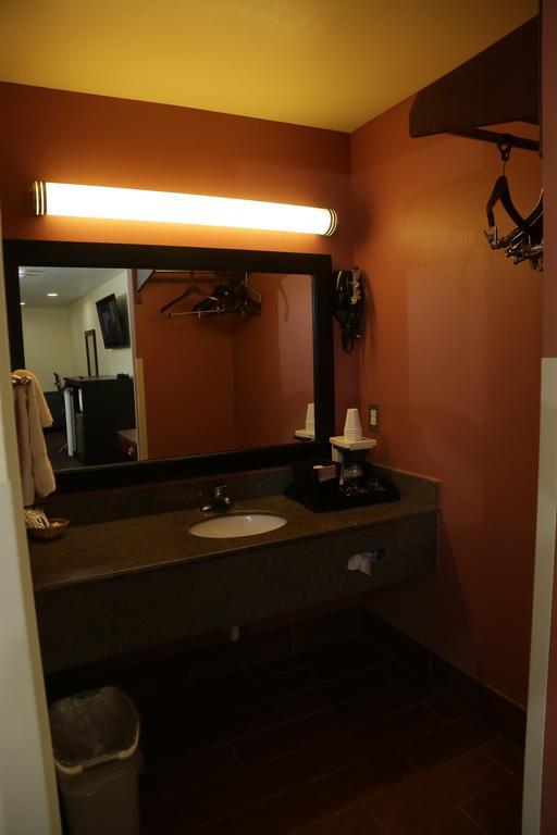 Theroff'S Motel Washington Bagian luar foto