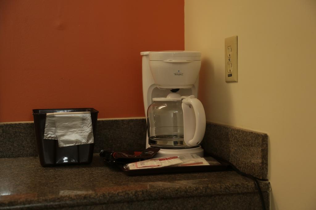 Theroff'S Motel Washington Bagian luar foto