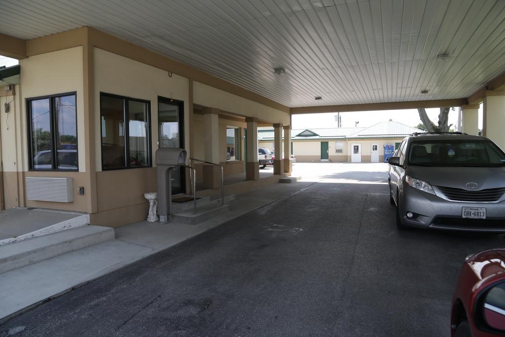 Theroff'S Motel Washington Bagian luar foto