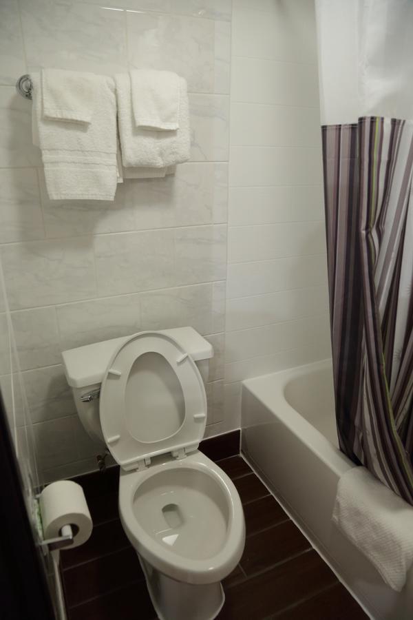 Theroff'S Motel Washington Bagian luar foto