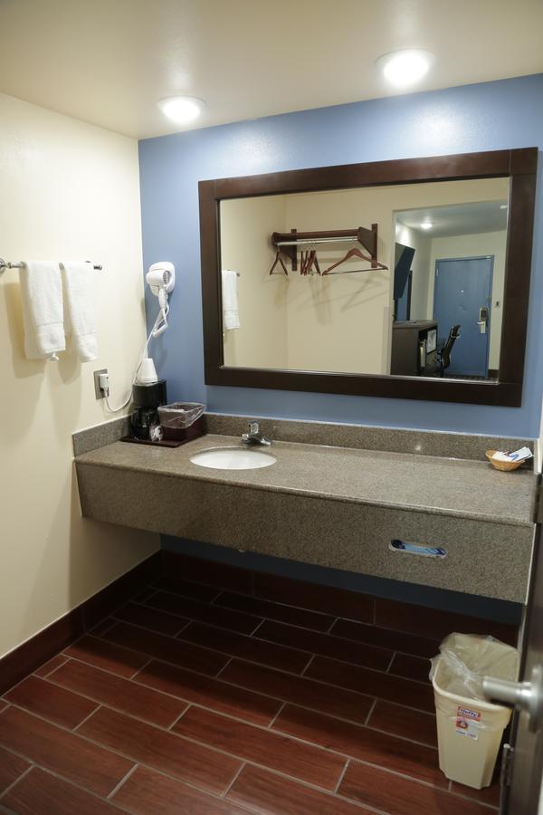 Theroff'S Motel Washington Bagian luar foto